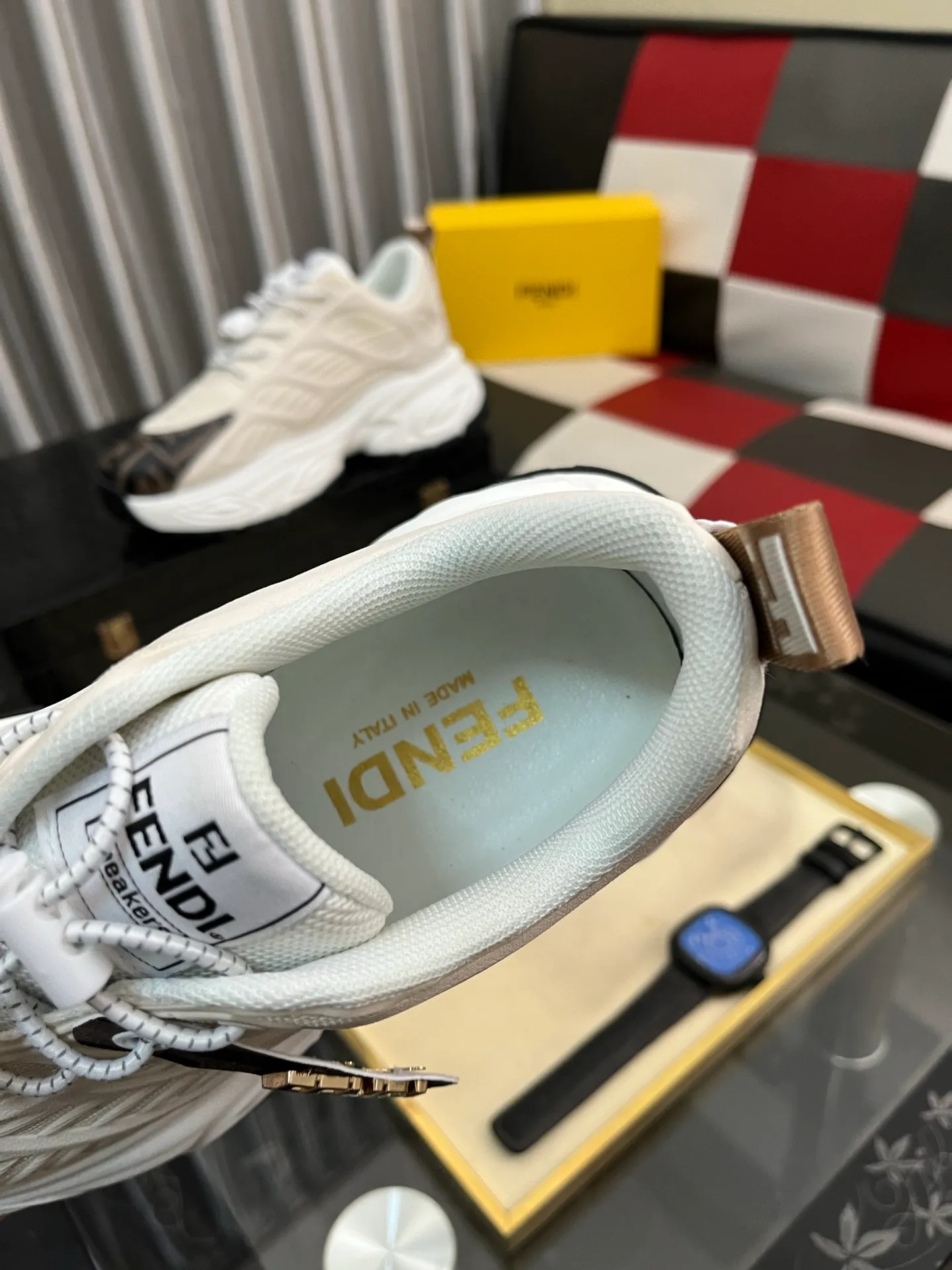 Men's Men's Shoes💰438⌚️⌚️[Fendi] Fendi's latest casual shoes for men! Available at counters simultaneously! A one-to-one replica of the original. Made entirely of imported top-grain calfskin, the interior is made of top-grain water-dyed cowhide, and the original factory-supplied rubber outsole. Leading new fashion concepts. Matching code: 38-44 2️⃣colors available
